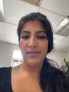 Snapshot of azahar__ziiz chatting on February 4, 4:24 pm azahar ziiz online show from February 4, 4:24 pm