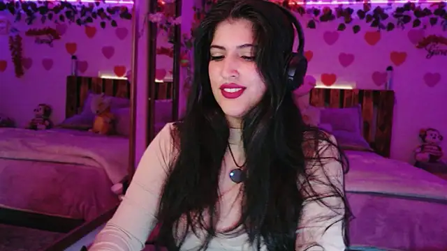 azahar  ziiz online show from April 17, 1:08 am