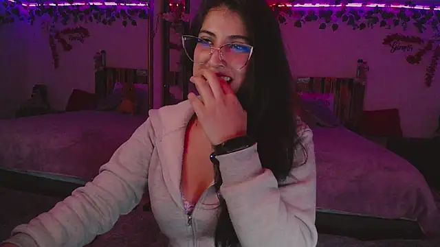 Snapshot of azahar__ziiz chatting on November 12, 10:35 pm azahar ziiz online show from November 12, 10:35 pm