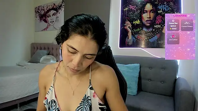 Snapshot of andykiuty chatting on December 2, 3:58 pm andykiuty online show from December 2, 3:58 pm