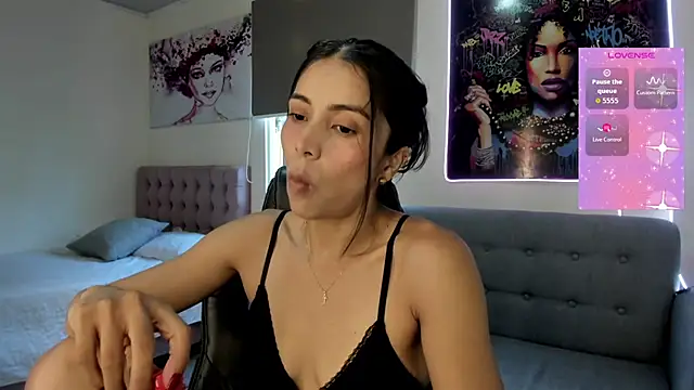 Snapshot of andykiuty chatting on November 14, 8:34 pm andykiuty online show from November 14, 8:34 pm