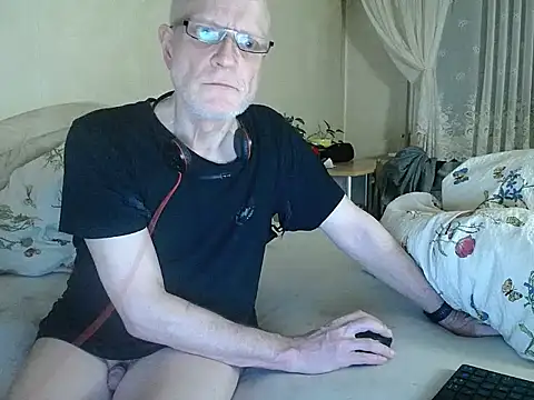 Snapshot of HornyRalfi55 chatting on February 1, 8:51 pm HornyRalfi55 online show from February 1, 8:51 pm