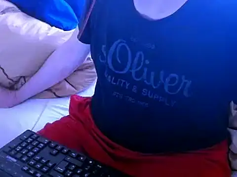 Snapshot of HornyRalfi55 chatting on March 11, 3:45 pm HornyRalfi55 online show from March 11, 3:45 pm