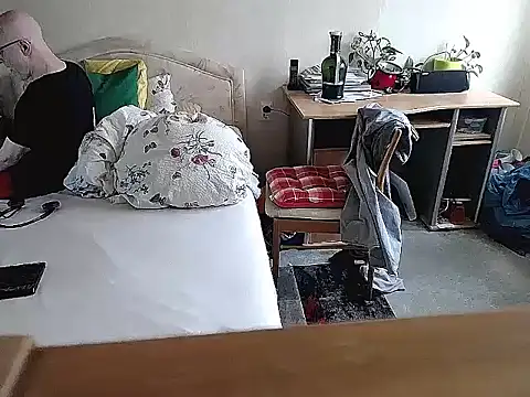 Snapshot of HornyRalfi55 chatting on February 2, 1:43 pm HornyRalfi55 online show from February 2, 1:43 pm