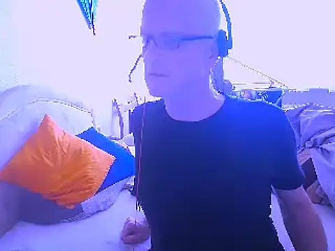 Snapshot of HornyRalfi55 chatting on February 4, 10:43 am HornyRalfi55 online show from February 4, 10:43 am