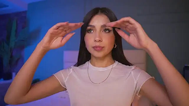 Ashley Jones9 online show from December 22, 2:17 pm