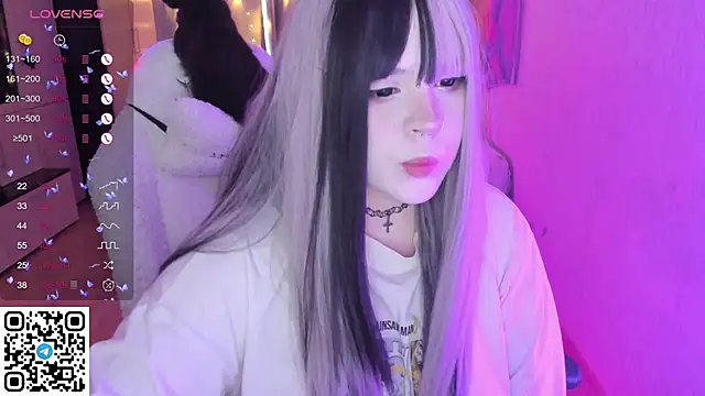 Snapshot of SelenaCute chatting on February 12, 7:08 am SelenaCute online show from February 12, 7:08 am