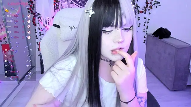 Snapshot of SelenaCute chatting on November 15, 12:09 pm SelenaCute online show from November 15, 12:09 pm