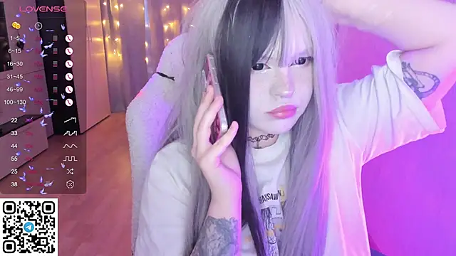 Snapshot of SelenaCute chatting on February 10, 5:39 am SelenaCute online show from February 10, 5:39 am