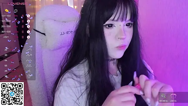 Snapshot of SelenaCute chatting on February 18, 10:12 am SelenaCute online show from February 18, 10:12 am