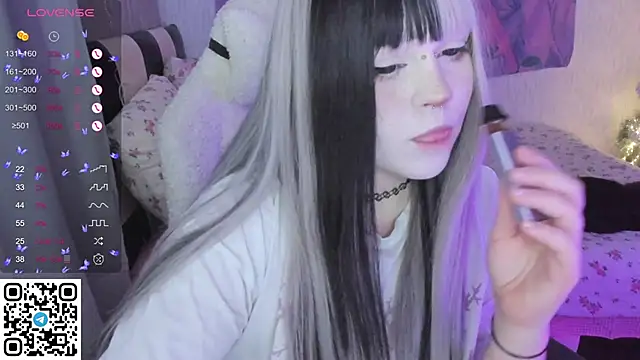 Snapshot of SelenaCute chatting on January 13, 6:17 am SelenaCute online show from January 13, 6:17 am