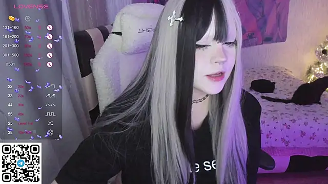 Snapshot of SelenaCute chatting on January 15, 7:34 am SelenaCute online show from January 15, 7:34 am