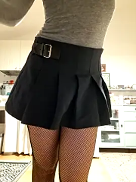 Snapshot of Silvia_Zeno chatting on February 1, 5:49 am Silvia Zeno online show from February 1, 5:49 am