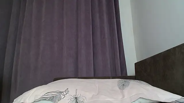 Snapshot of LadyMilfxxx chatting on October 11, 4:13 am LadyMilfxxx online show from October 11, 4:13 am