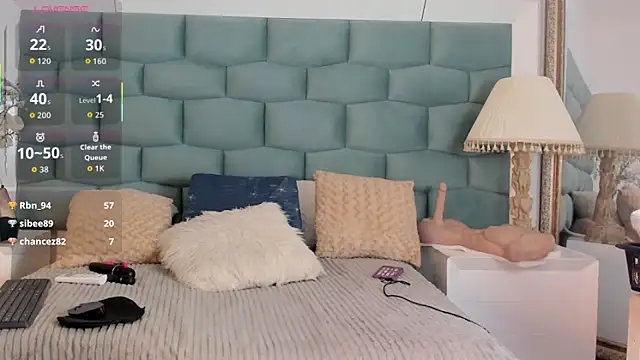 MiaMancini online show from April 5, 2:02 pm