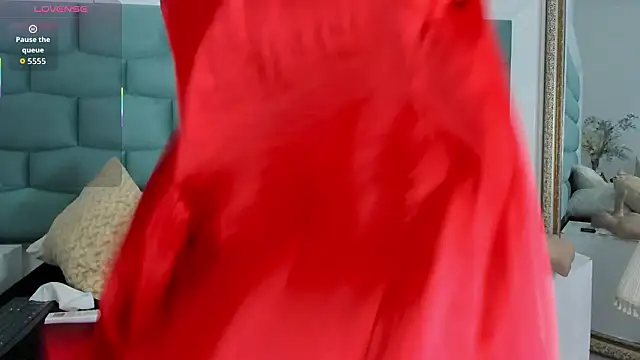 Snapshot of MiaMancini chatting on February 7, 11:40 am MiaMancini online show from February 7, 11:40 am