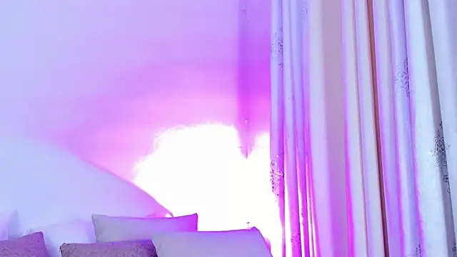 Snapshot of Abby__colins chatting on December 5, 7:22 pm Abby  colins online show from December 5, 7:22 pm