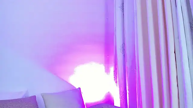 Snapshot of Abby__colins chatting on December 6, 11:08 pm Abby  colins online show from December 6, 11:08 pm