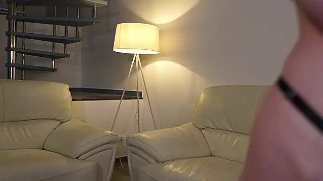 NotElis online show from February 14, 2:28 pm