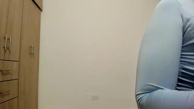 Snapshot of Hana_Zurah chatting on December 3, 10:42 pm Hana Zurah online show from December 3, 10:42 pm