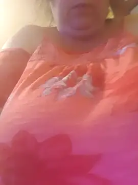 Nataliesbestjuggs online show from November 30, 7:03 pm