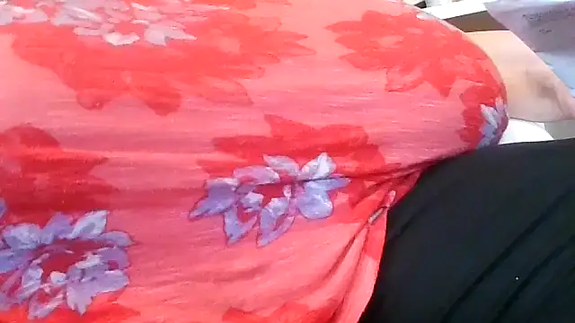 Nataliesbestjuggs online show from April 18, 1:35 pm
