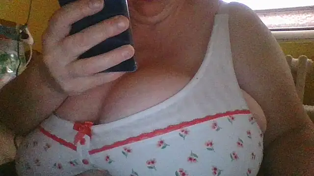 Nataliesbestjuggs online show from November 8, 10:08 am