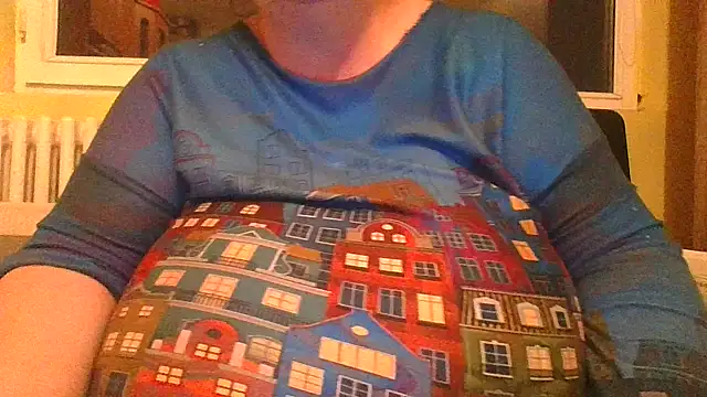 Nataliesbestjuggs online show from November 15, 3:49 pm