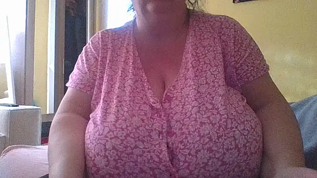 Nataliesbestjuggs online show from October 30, 6:34 am