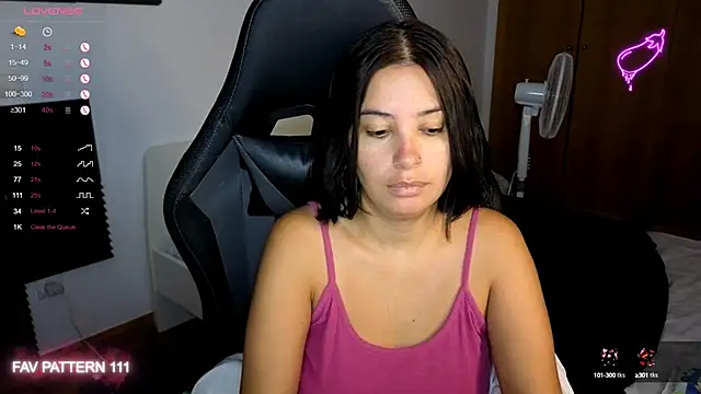Snapshot of AnnaQueen chatting on September 26, 2:18 am AnnaQueen online show from September 26, 2:18 am