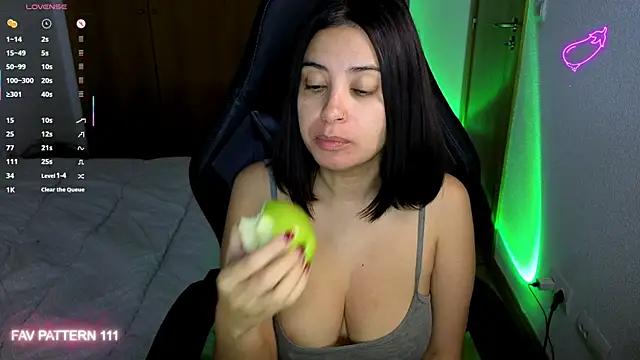 AnnaQueen online show from January 13, 3:10 am