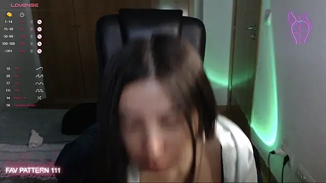 Snapshot of AnnaQueen chatting on January 18, 9:34 pm AnnaQueen online show from January 18, 9:34 pm