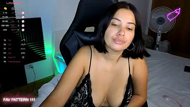 Snapshot of AnnaQueen chatting on September 14, 8:42 pm AnnaQueen online show from September 14, 8:42 pm
