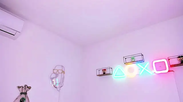 eileen tanihara online show from February 14, 7:52 am