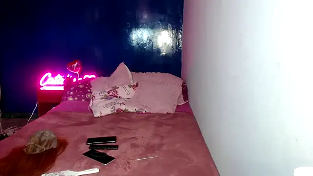 Snapshot of AnnieSexDoll chatting on February 1, 7:34 pm AnnieSexDoll online show from February 1, 7:34 pm