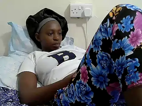 lizbela1 online show from April 2, 3:41 pm