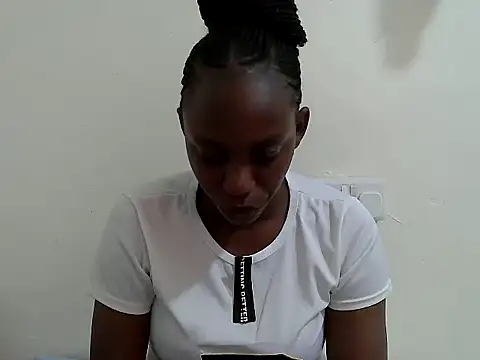 Snapshot of lizbela1 chatting on October 24, 1:21 pm lizbela1 online show from October 24, 1:21 pm