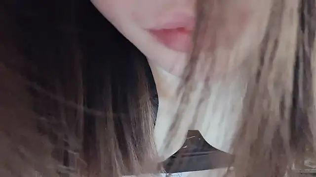 Snapshot of lvy-w chatting on March 2, 2:04 pm lvy-w online show from March 2, 2:04 pm