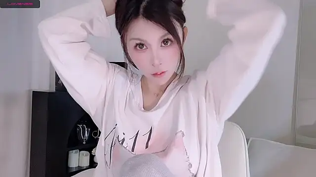 Snapshot of lvy-w chatting on October 30, 5:50 am lvy-w online show from October 30, 5:50 am