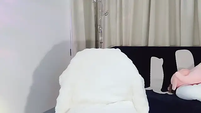 Snapshot of lvy-w chatting on February 13, 11:28 am lvy-w online show from February 13, 11:28 am