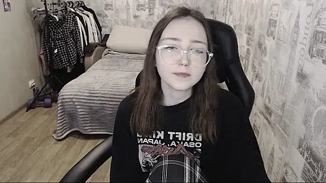 Snapshot of AmeliaKamishiro chatting on December 7, 12:18 pm AmeliaKamishiro online show from December 7, 12:18 pm