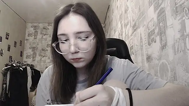 Snapshot of AmeliaKamishiro chatting on February 4, 6:17 pm AmeliaKamishiro online show from February 4, 6:17 pm