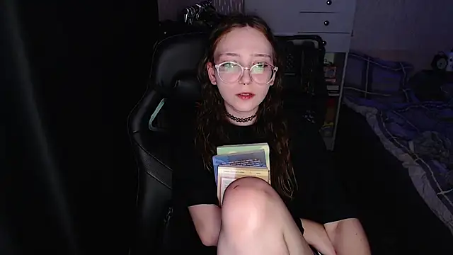 AmeliaKamishiro online show from November 17, 2:21 pm