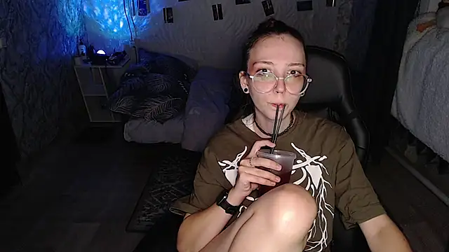 AmeliaKamishiro online show from August 9, 5:41 pm