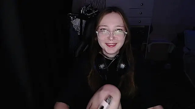 AmeliaKamishiro online show from December 14, 6:46 pm