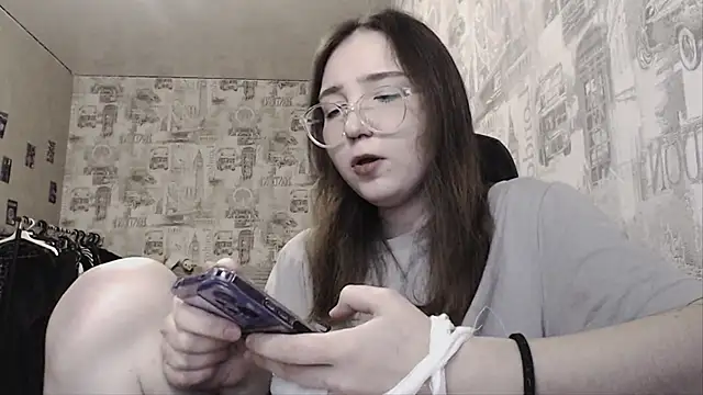Snapshot of AmeliaKamishiro chatting on February 3, 4:52 pm AmeliaKamishiro online show from February 3, 4:52 pm