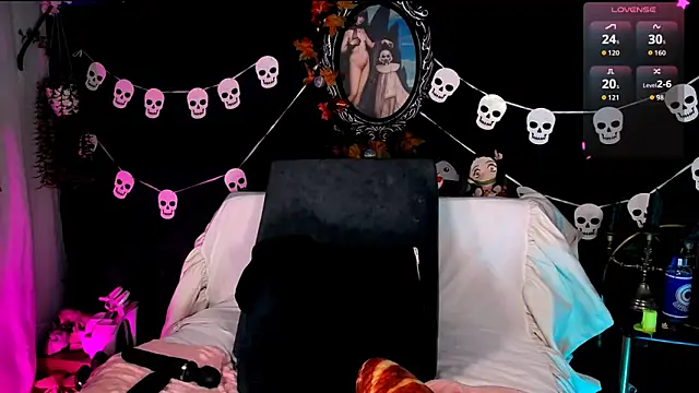 kitty roxy online show from November 18, 7:55 am