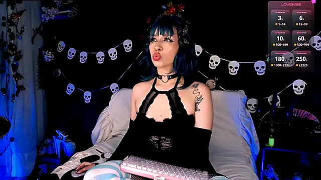 kitty roxy online show from November 16, 4:06 am