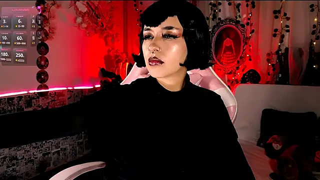 Snapshot of kitty_roxy chatting on October 12, 5:09 am kitty roxy online show from October 12, 5:09 am