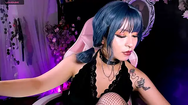 Snapshot of kitty_roxy chatting on March 17, 6:38 am kitty roxy online show from March 17, 6:38 am